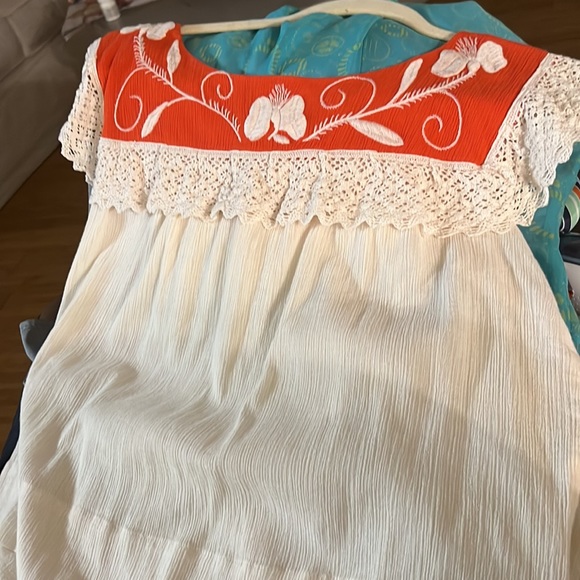 Milly of New York embroidered Gauzy Top~EUC - Picture 2 of 7